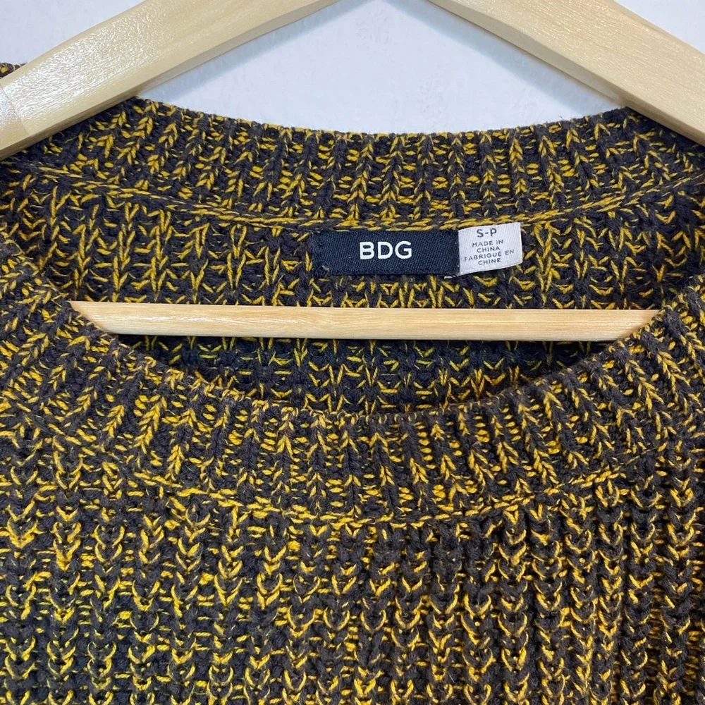 Urban Outfitters BDG Women’s Small Sweater Oversize Striped Black Yellow Highlow